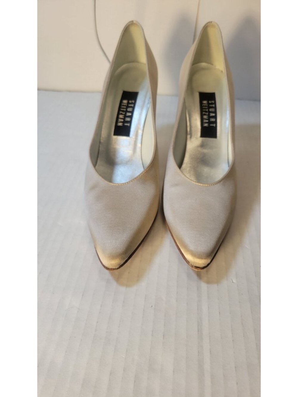 Stuart Weitzman Satin Pointed-Toe 3 Inch Heels In Gold Size 8.5